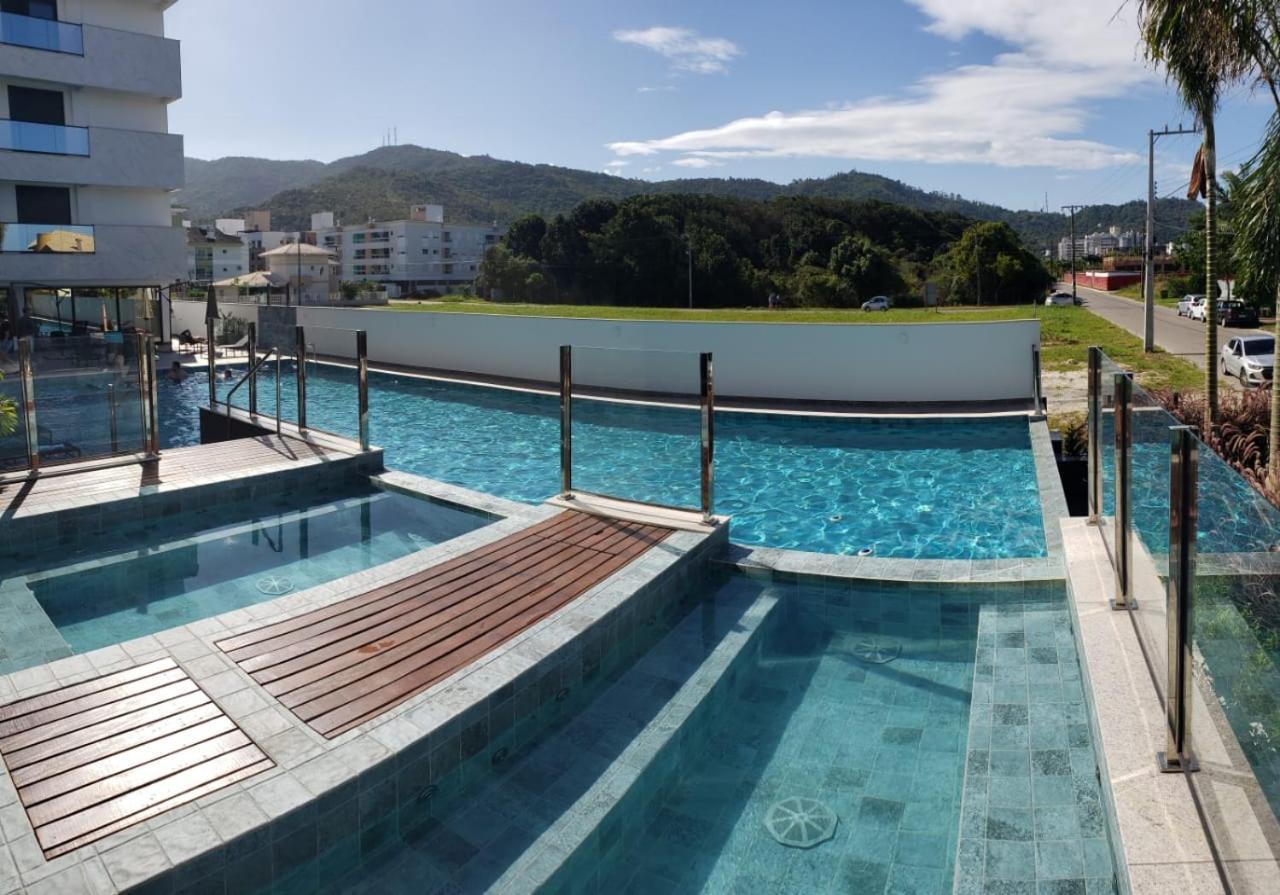 Cobertura Velejar Em Condominio Clube - Com Area De Lazer Governador Celso Ramos Eksteriør bilde